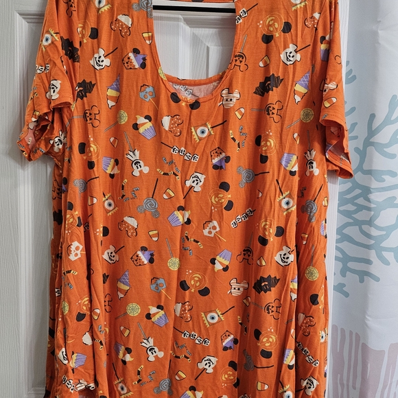 Disney Orange Halloween High Low Tee - Picture 7 of 7